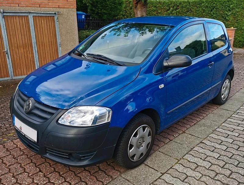 Blau Gebraucht 2006 VW Fox Kleinwagen | 600 € (Fairer Preis) - Bild 1/4