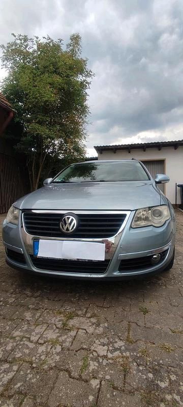 Blau Gebraucht 2006 VW Passat Kombi | 3.950 € (Etwas zu teuer) - Bild 1/4