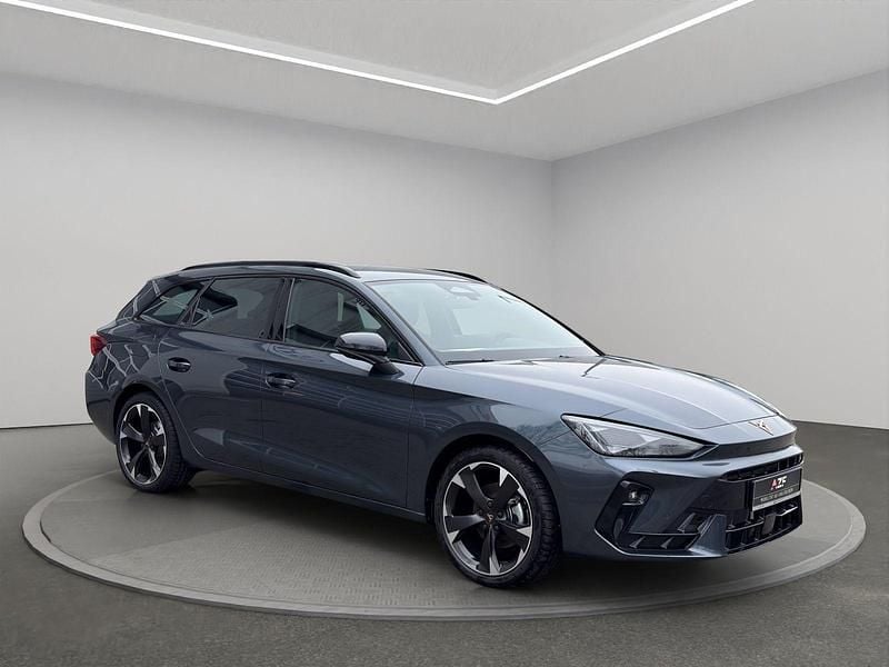 Neu Cupra Leon 150 PS (110 kW) 2025 Mitternachtsschwarz Kombi