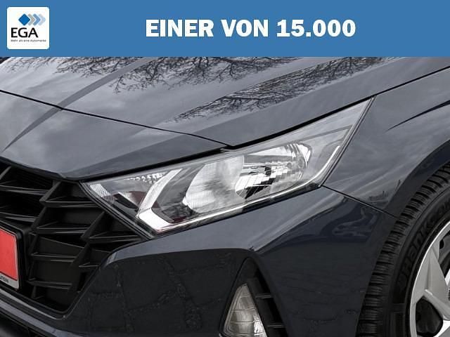 Gebraucht Hyundai i20 Select 84 PS (61 kW) 2021 Metallic Kleinwagen