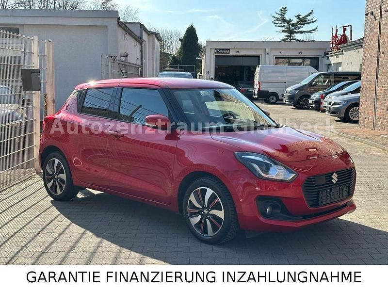 Rot Gebraucht 2017 Suzuki Swift Limousine | 11.990 € - Bild 1/4