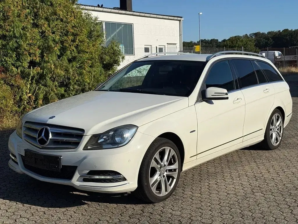 Gebraucht Mercedes C180 Avantgarde 156 PS (114 kW) 2012 Weiß Limousine