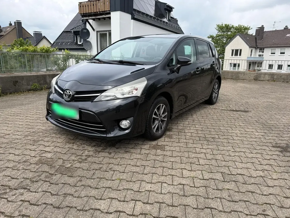 Gebraucht Toyota Verso-S 2014 Blau Van / Kleinbus