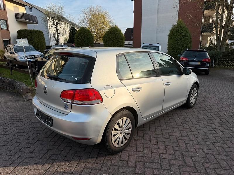 Gebraucht VW Golf VI 90 PS (66 kW) 2010 Silber Kleinwagen
