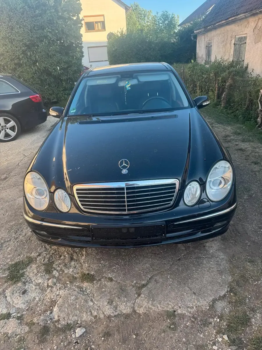 Gebraucht Mercedes E320 204 PS (150 kW) 2004 Schwarz Limousine