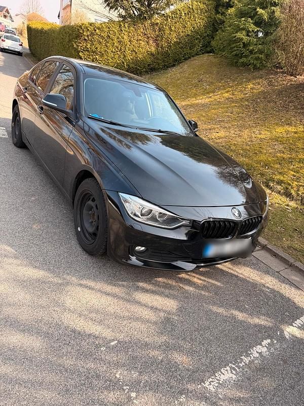 Gebraucht BMW 316 116 PS (85 kW) 2013 Schwarz Limousine