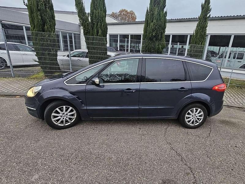 Grau Gebraucht 2014 Ford S-MAX Titanium Van / Kleinbus | 9.800 € (Teuer) - Bild 1/4