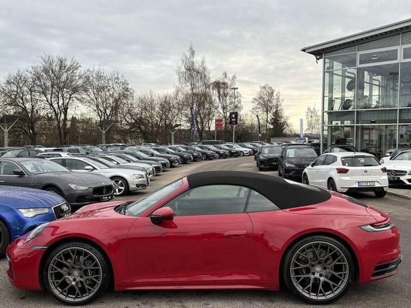 Gebraucht Porsche 992 385 PS (283 kW) 2020 Rot Cabrio