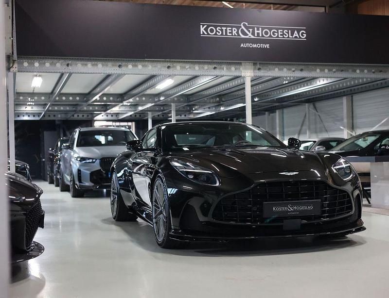 Grün Gebraucht 2024 Aston Martin DB12 | 241.940 € (Teuer) - Bild 1/4