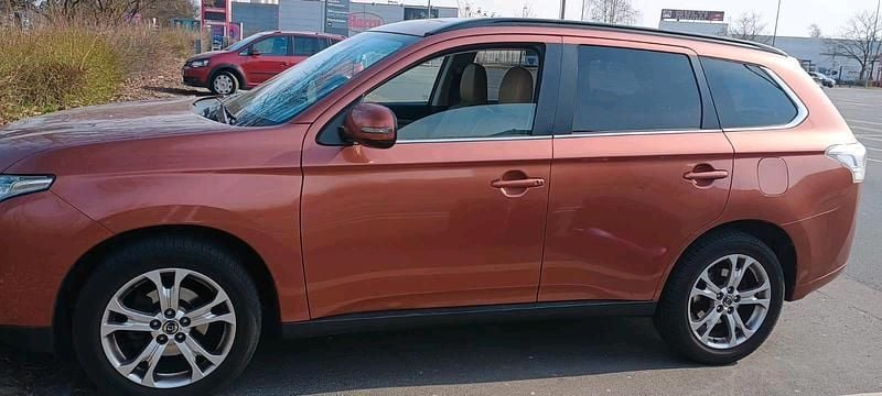 Gebraucht Mitsubishi Outlander 150 PS (110 kW) 2012 Braun SUV