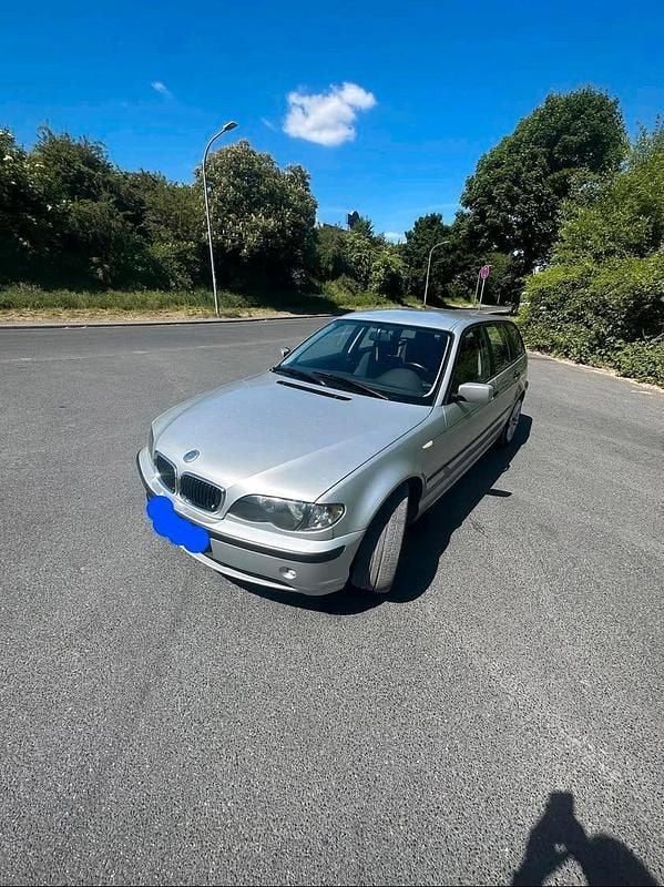 Silber Gebraucht 2003 BMW 318 Limousine | 2.500 € - Bild 1/4