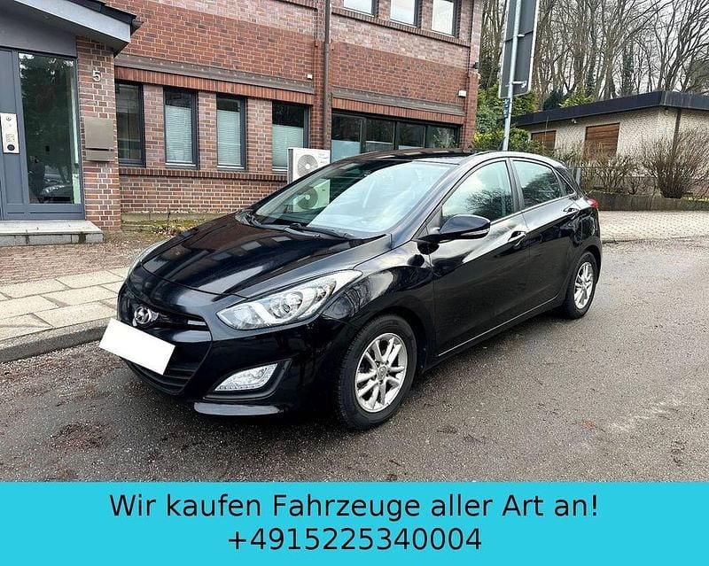 Gebraucht Hyundai i30 Trend 135 PS (99 kW) 2012 Schwarz Limousine