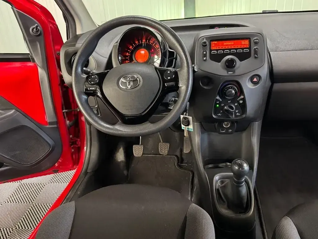 Gebraucht Toyota Aygo 72 PS (52 kW) 2021 Rot Kleinwagen