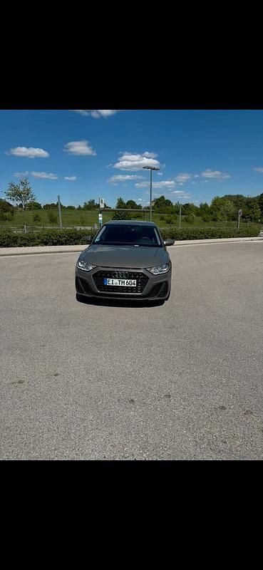 Gebraucht Audi A1 S-Line 95 PS (69 kW) 2024 Grau SUV