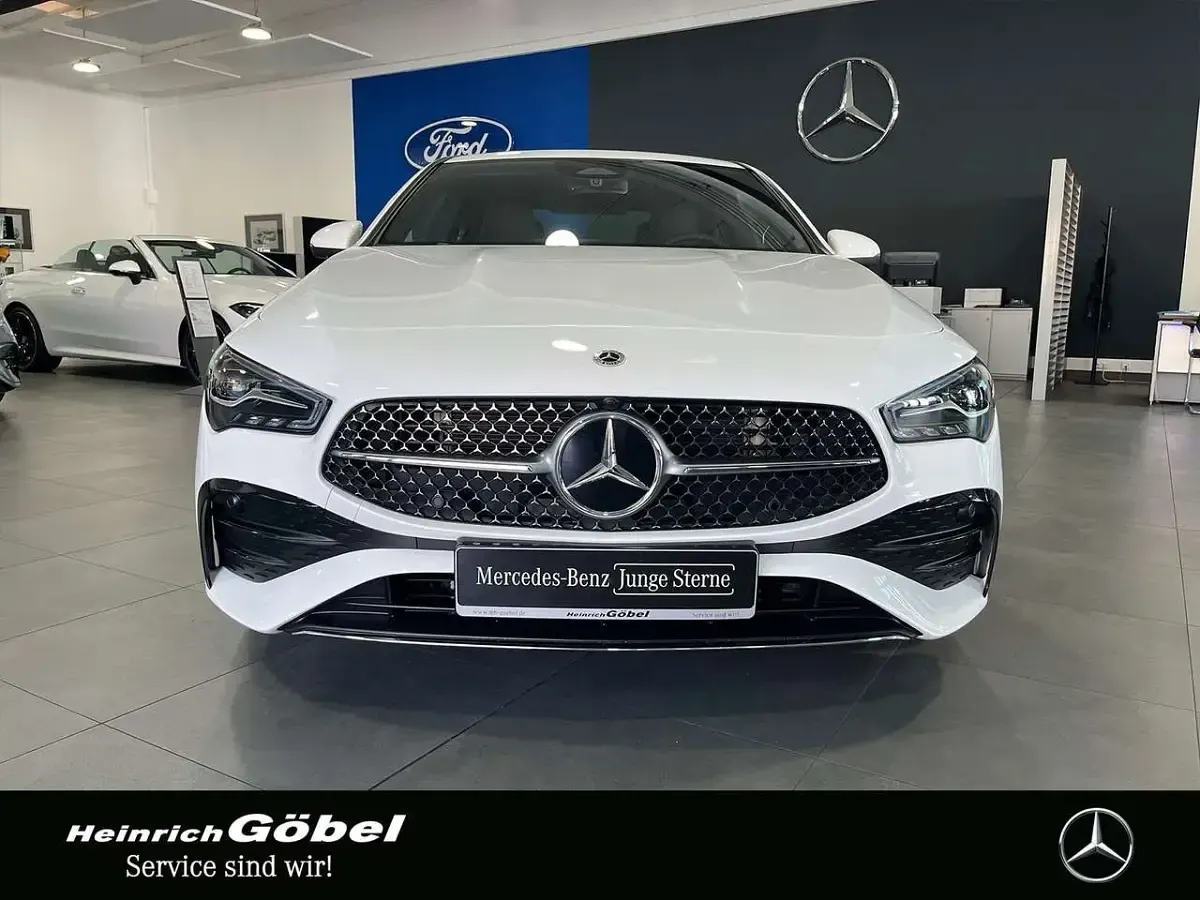 Gebraucht Mercedes CLA200 AMG 163 PS (119 kW) 2025 Unilack polarweiß Coupé