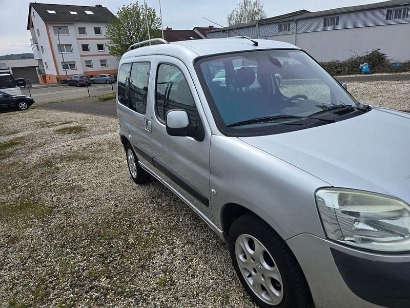 Gebraucht Peugeot Partner Filou 109 PS (80 kW) 2007 Schwarz Van / Kleinbus