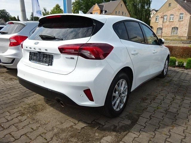 Gebraucht Ford Focus Cool & Connect 155 PS (114 kW) 2022 Frozen white Limousine