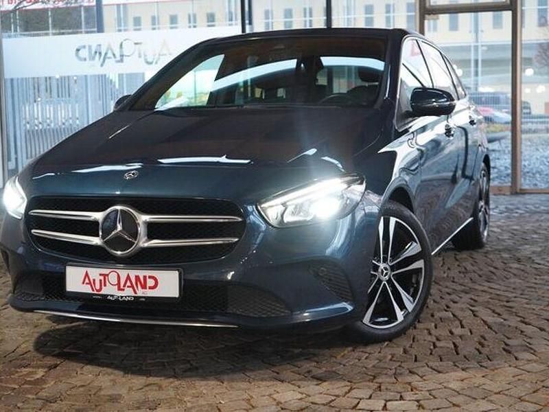 Gebraucht Mercedes B200 Progressive 150 PS (110 kW) 2019 Blau Van / Kleinbus