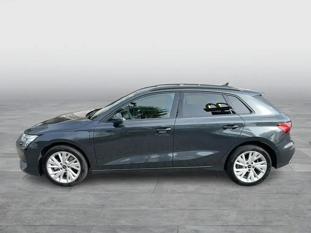 Gebraucht Audi A3 Performance 204 PS (150 kW) 2025 Grau Limousine