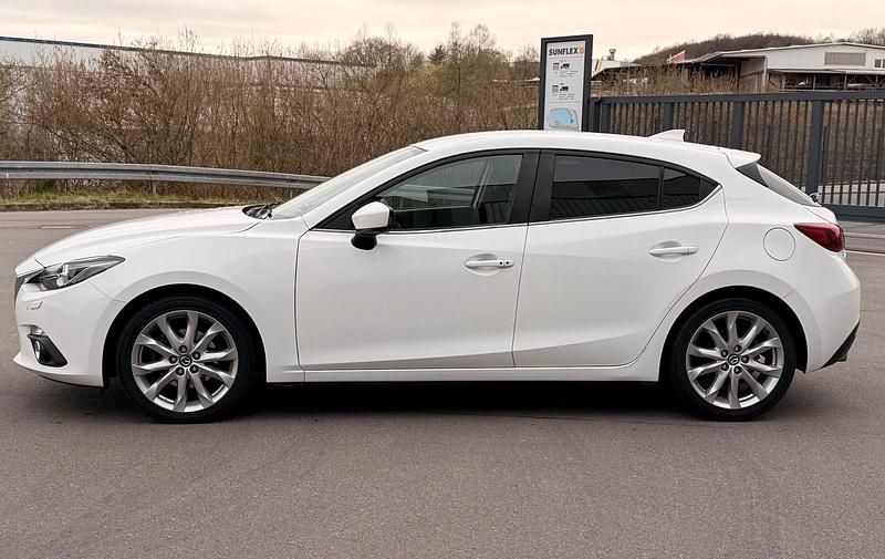 Gebraucht Mazda 3 120 PS (88 kW) 2016 Weiß Limousine