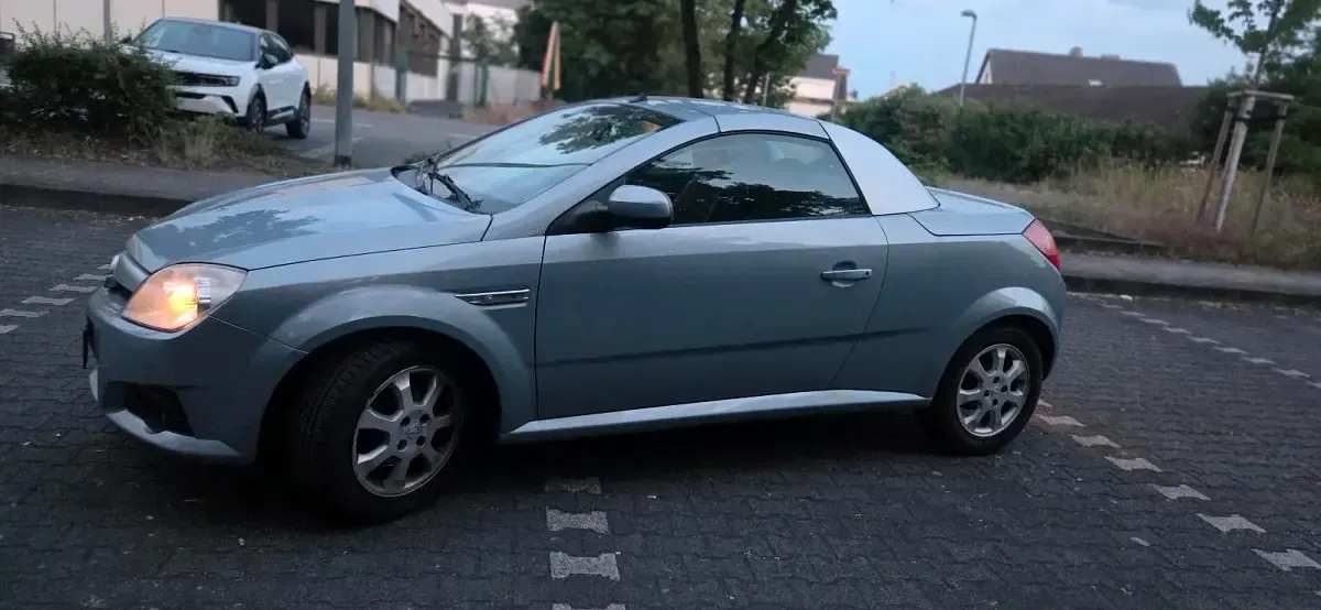 Gebraucht Opel Tigra 82 PS (60 kW) 2006 Silber Cabrio