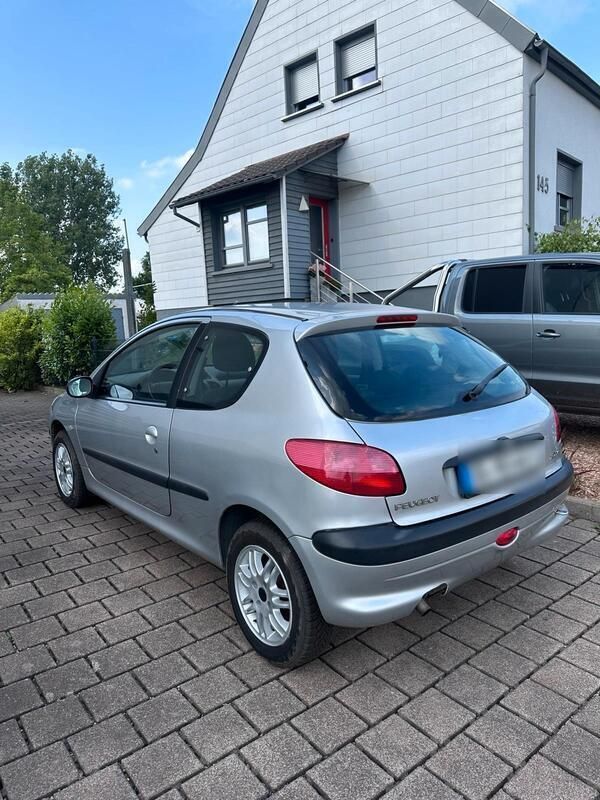 Silber Gebraucht 2003 Peugeot 206 Kleinwagen | 1.249 € (Fairer Preis) - Bild 1/4
