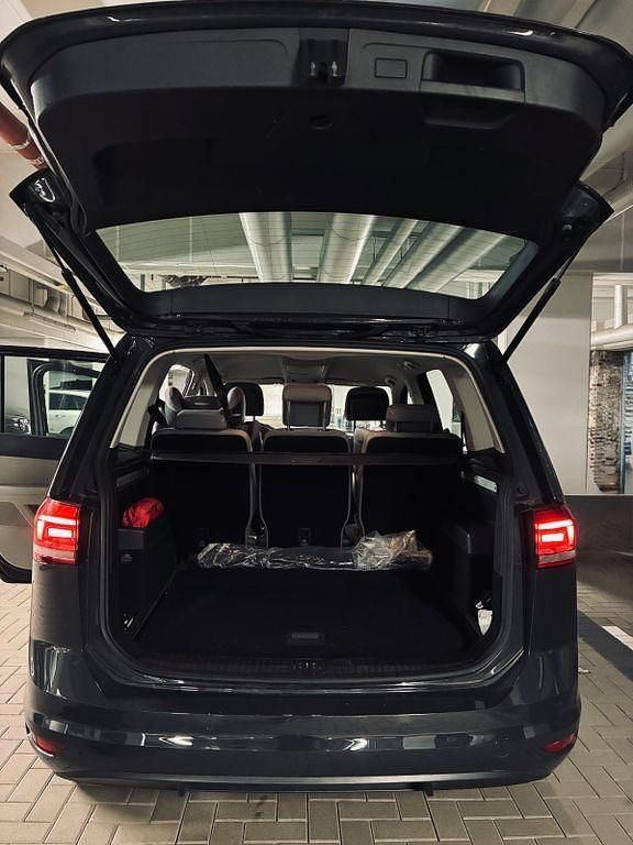 Gebraucht VW Touran 116 PS (85 kW) 2019 Grau Van / Kleinbus