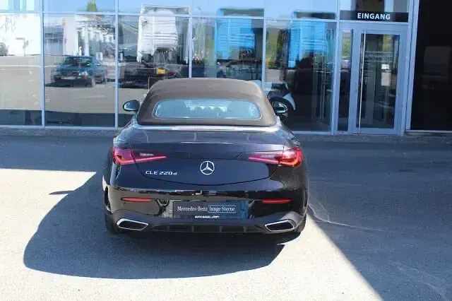 Gebraucht Mercedes CLE220 AMG 197 PS (144 kW) 2025 Schwarz Cabrio