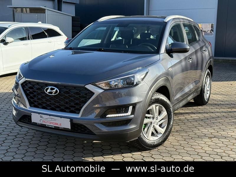 Gebraucht Hyundai Tucson Select 132 PS (97 kW) 2019 Micron/pepper grey SUV