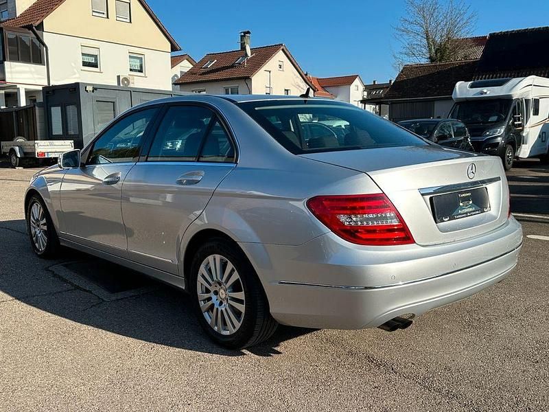 Gebraucht Mercedes C180 156 PS (114 kW) 2012 Silber Limousine