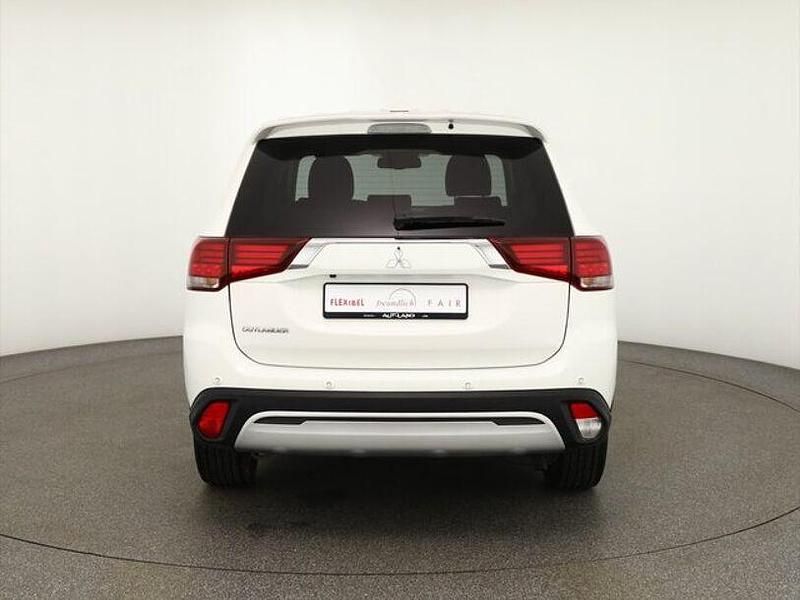 Gebraucht Mitsubishi Outlander 150 PS (110 kW) 2020 Weiß SUV