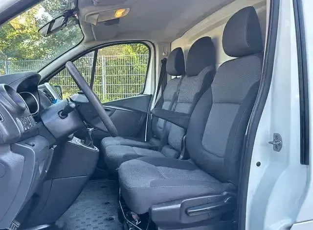 Gebraucht Renault Trafic 145 PS (106 kW) 2020 Weiß Van / Kleinbus