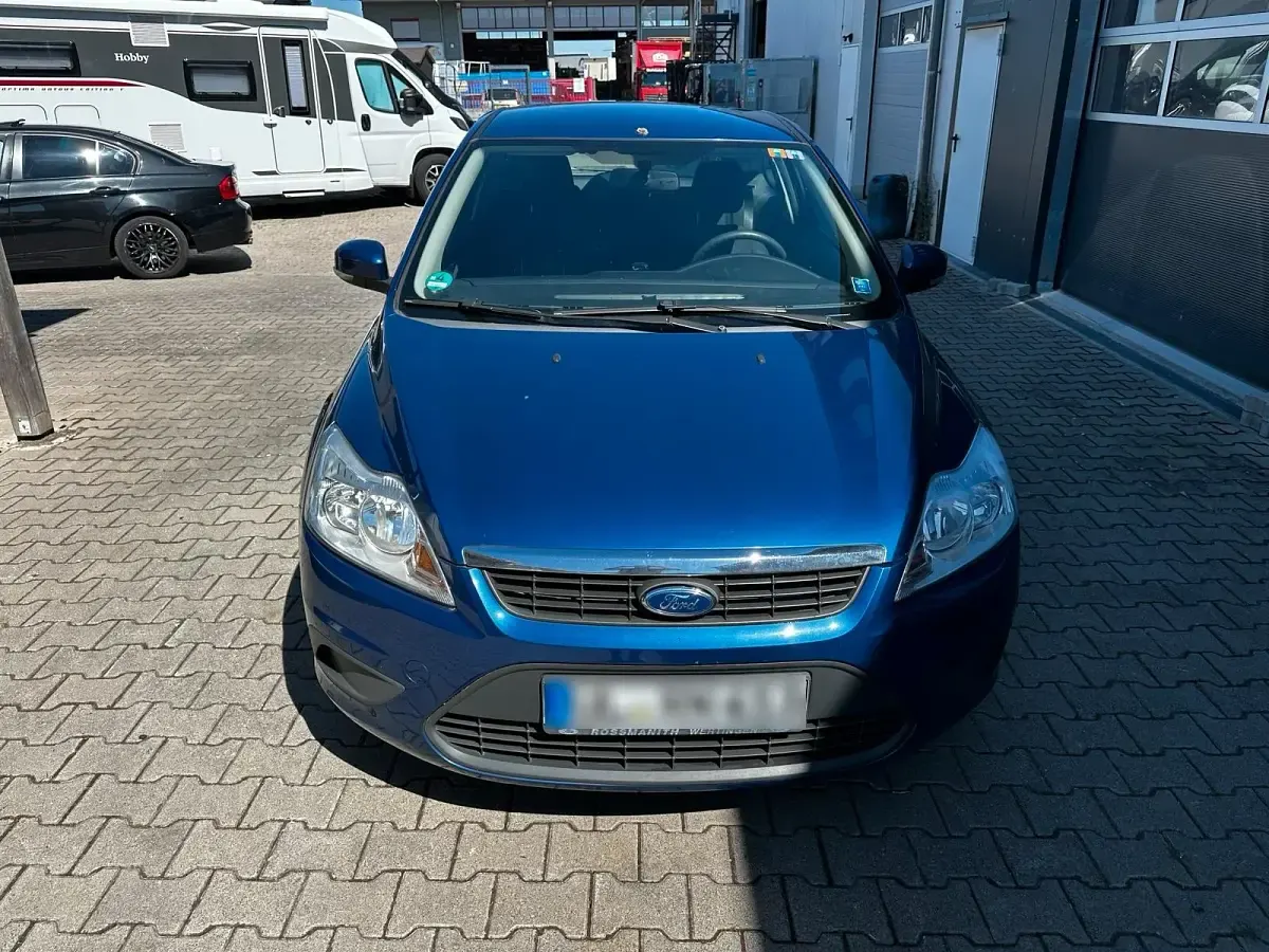Gebraucht Ford Focus 90 PS (66 kW) 2008 Blau Kleinwagen