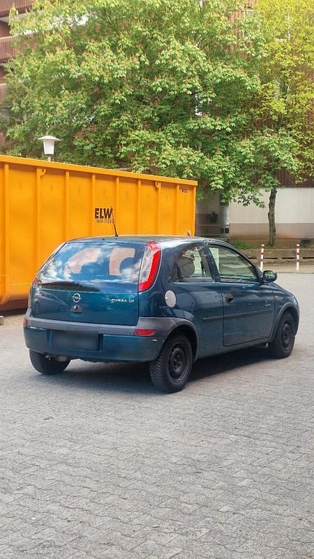 Używany Opel Corsa 75 KM (55 kW) 2001 Zielony Hatchback