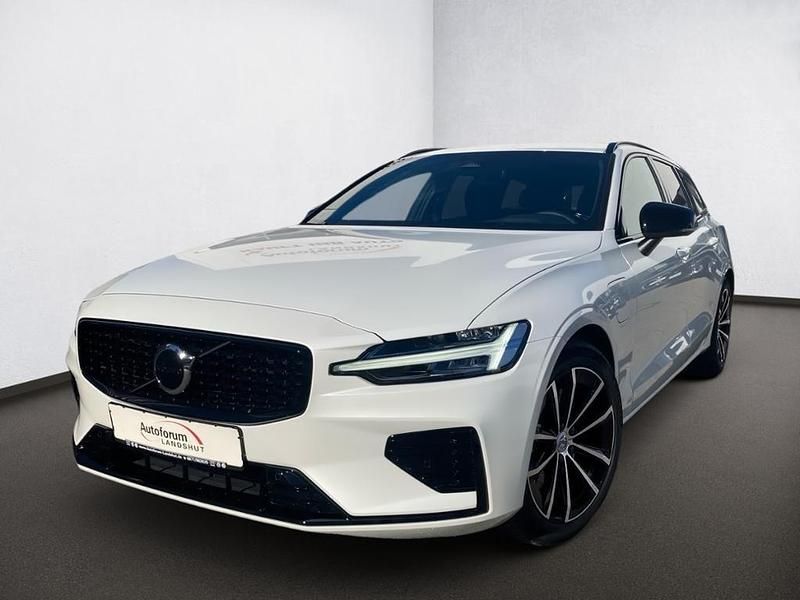Gebraucht Volvo V60 Plus 455 PS (334 kW) 2024 Weiss crystal white pearl / Kombi