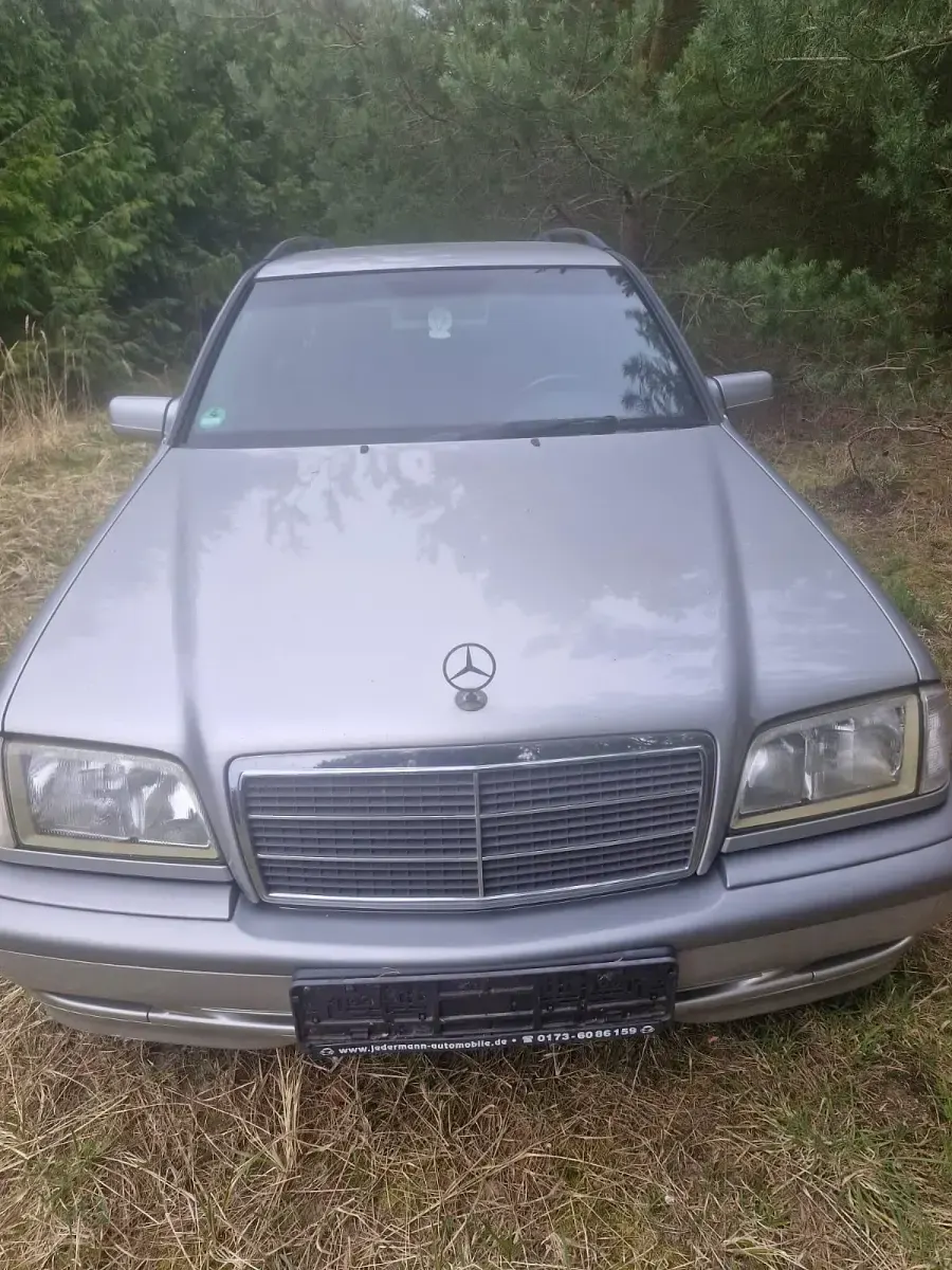 Gebraucht Mercedes C240 170 PS (125 kW) 1999 Andere farben Limousine