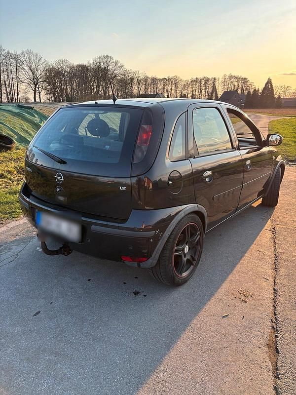 Usata Opel Corsa 70 CV (51 kW) 2004 Nero Utilitaria