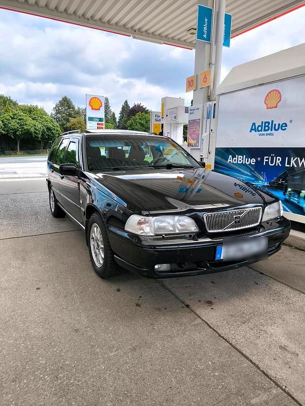 Gebraucht Volvo V70 140 PS (102 kW) 1998 Schwarz Kombi