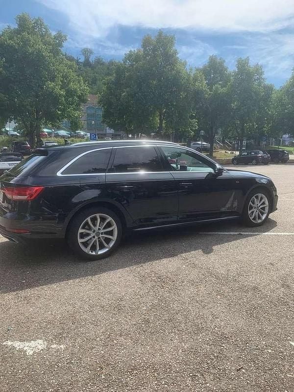 Gebraucht Audi A4 S-Line 150 PS (110 kW) 2019 Schwarz Kombi