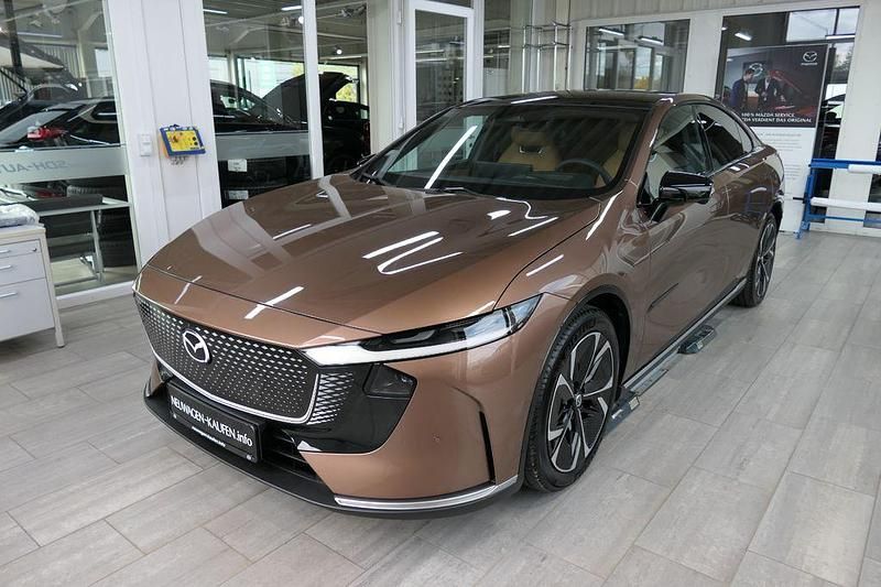 Neu Mazda 6e Takumi-Line 189 kW (258 PS) 2025 Braun Limousine