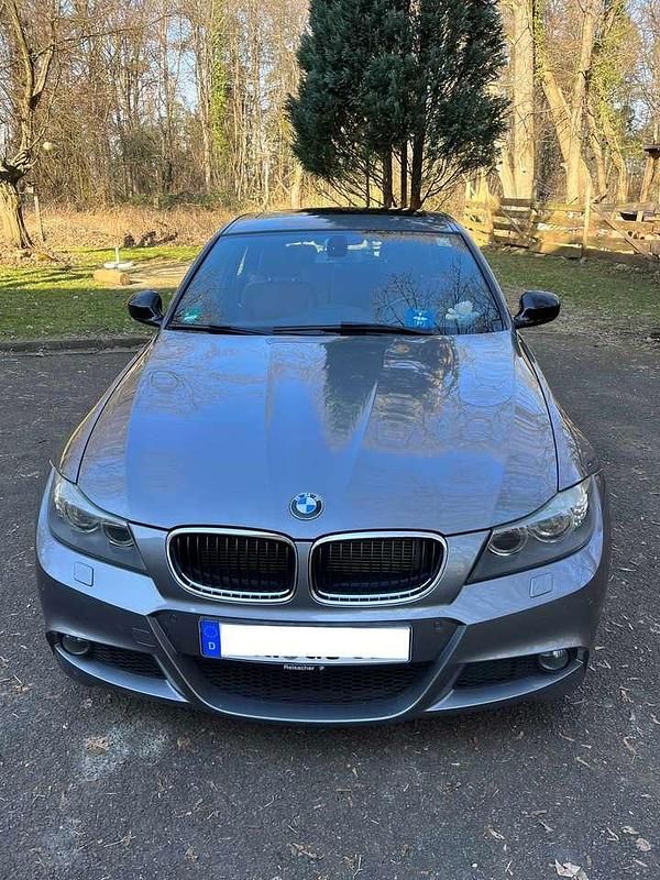 Gebraucht BMW 320 M Sport 184 PS (135 kW) 2012 Grau Kombi