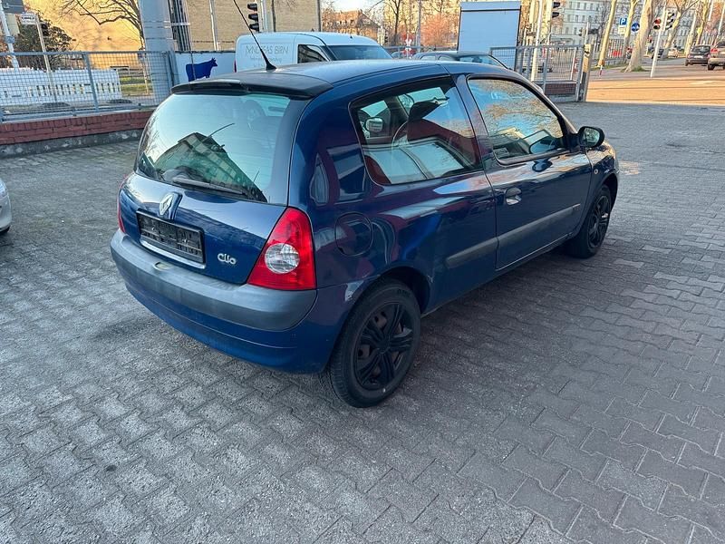 Gebraucht Renault Clio II 60 PS (44 kW) 2004 Blau Kleinwagen