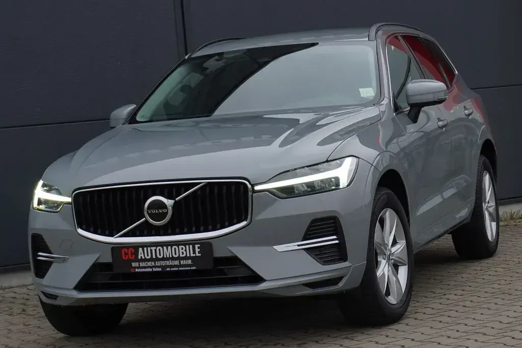 Gebraucht Volvo XC60 Core 197 PS (144 kW) 2023 Grau SUV