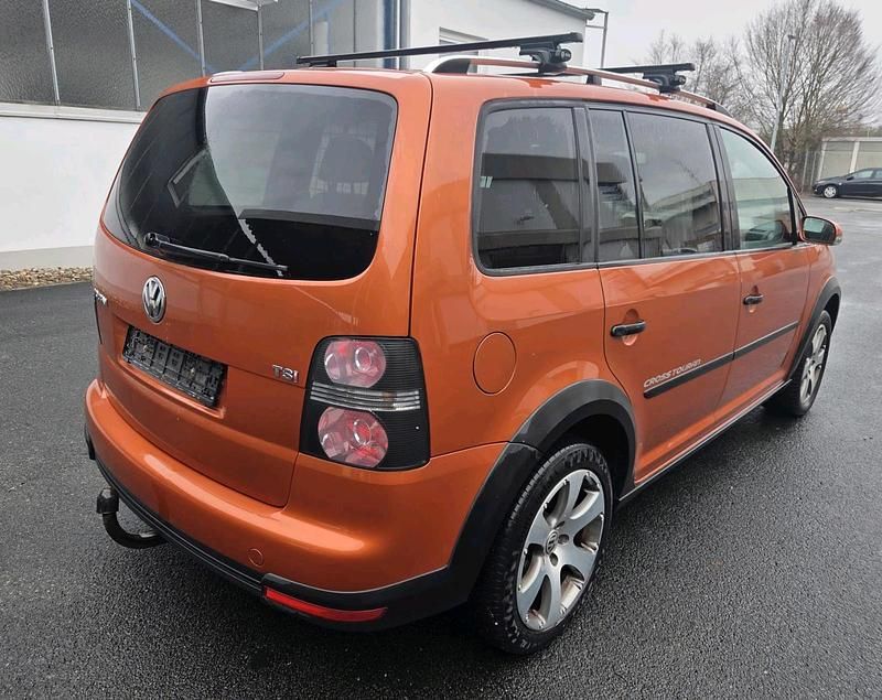 Gebraucht VW Touran Cross 140 PS (102 kW) 2008 Orange Van / Kleinbus
