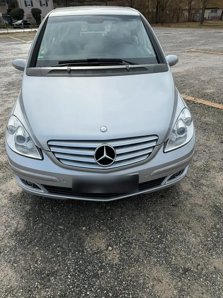 Second-hand Mercedes E200 193 CP (141 kW) 2006 Argintiu Berlinǎ