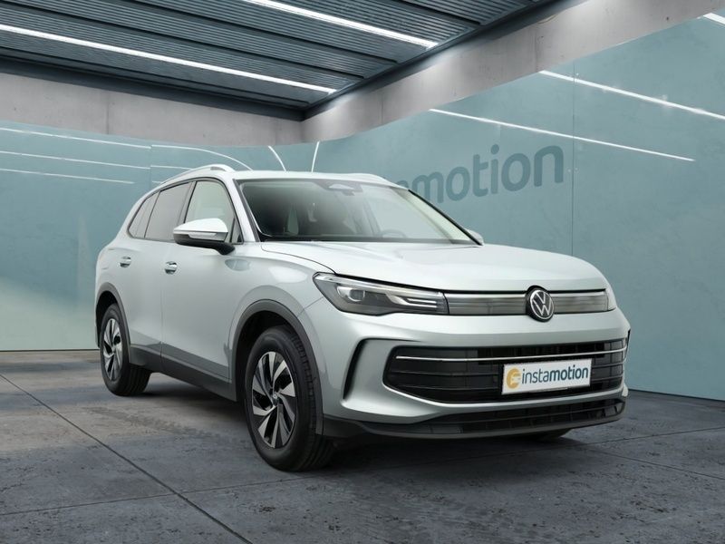 Silber Gebraucht 2024 VW Tiguan Design SUV | 36.749 € (Fairer Preis) - Bild 1/4