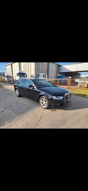Gebraucht Audi A4 Ambiente 150 PS (110 kW) 2012 Schwarz Kombi