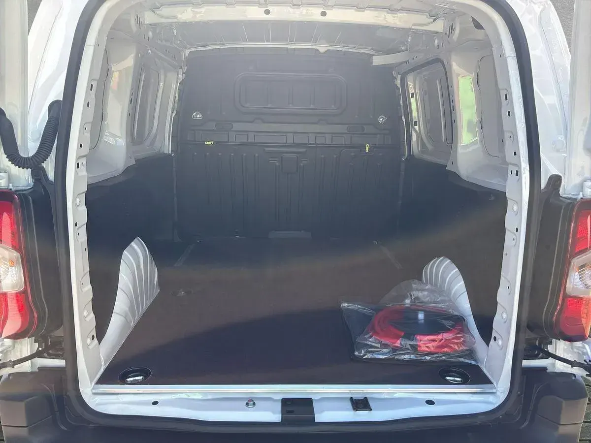 Neu Fiat e-Doblò 100 kW (136 PS) 2026 Gelato weiß Van / Kleinbus