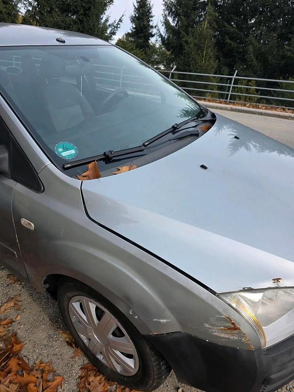 Gebraucht Ford Focus 113 PS (83 kW) 2005 Grau Limousine