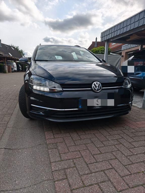 Schwarz Gebraucht 2017 VW Golf VII Comfortline Kombi | 15.499 € (Fairer Preis) - Bild 1/4